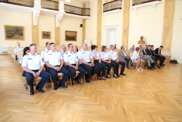 Beszámolók és felülvizsgált döntés a közgyűlés ülésén